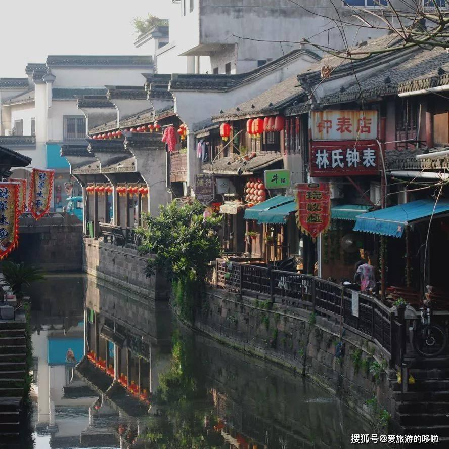 海峡两岸及港澳地区（重庆）青年羽毛球邀请赛在大渡口举行